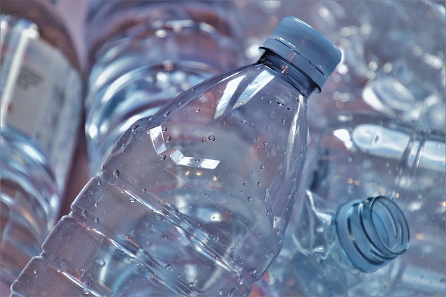 Drugie Życie Materiałów: Jak Zbudować Eko-Dom z Recyklingu i Oszczędzić Fortunę (Nawet Jeśli Nie Jesteś Hippisem)
